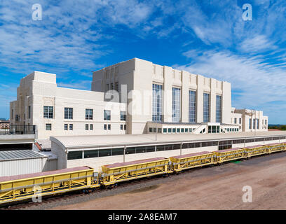 Union Station, Omaha, Nebraska, USA. The old station, a fine example of Art Deco architecture, now houses the Durham Museum. Stock Photo