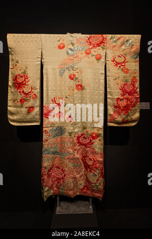 Italy Piedmont Turin Mao ( Museo D'arte Orientale ) Museum of Oriental art - Exibhition 'Female warrior from the Rising Sun' - Kimono Furisode Type - Japan Showa Period ( 1926 - 1989 ) - Perino Collection Stock Photo