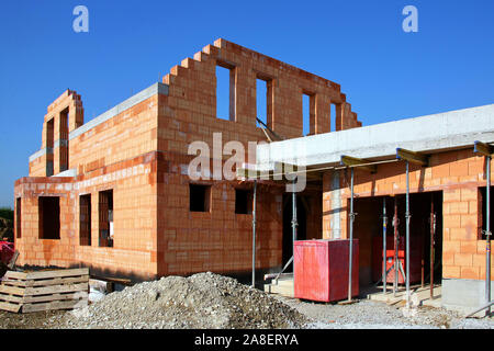 Neubau eines Hauses mit Ziegel, Rohbau, Stock Photo