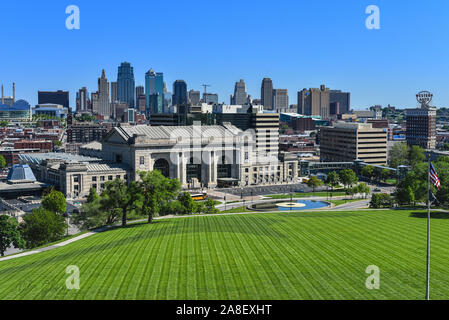 Union Station, Kansas City with city skyline and park Stock Photo