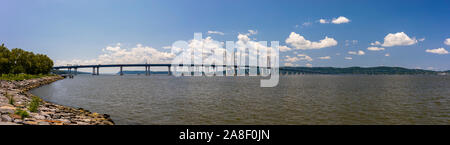 Tappan Zee bridge on Hudson river Stock Photo - Alamy