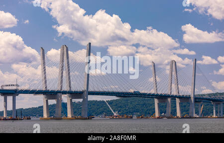 TARRYTOWN, NEW YORK, USA - Tappan Zee Bridge on Hudson RIver. Stock Photo