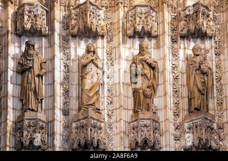 Cathedral, Door of the Assumption -Saints in the archivolts, Seville, Region of Andalusia, Spain, Europe.