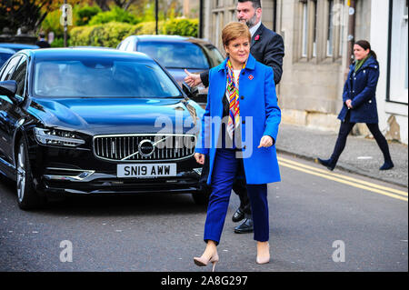 Alloa, UK. 6th Nov, 2019. First Minister Nicola Sturgeon arrives at John Nicolson's election campaign ahead of the 2019 General Election. Credit: Stewart Kirby/SOPA Images/ZUMA Wire/Alamy Live News Stock Photo