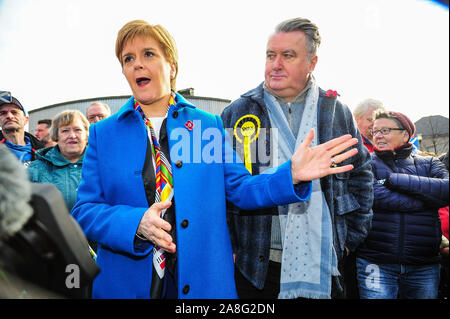 Alloa, UK. 6th Nov, 2019. SNP John Nicolson and Nicola Sturgeon are seen at a press conference during his election campaign ahead of the 2019 General Election. Credit: Stewart Kirby/SOPA Images/ZUMA Wire/Alamy Live News Stock Photo
