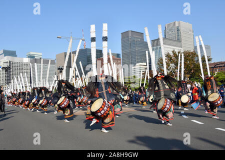 Tokyo, Japan. 9th Nov, 2019. A procession of traditional folk dance groups and portable shrines from around Japan parade to celebrate the enthronement of Emperor Naruhito at the Imperial Palace Plaza in Tokyo on Saturday, November 9, 2019. Credit: Natsuki Sakai/AFLO/Alamy Live News Stock Photo