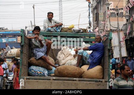 Vendors wait for customers in Kolkata, India Stock Photo