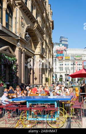 Outdoor terrace, Banyan Bar & Kitchen, The Corn Exchange,  Exchange Square, Greater Manchester, England, United Kingdom Stock Photo