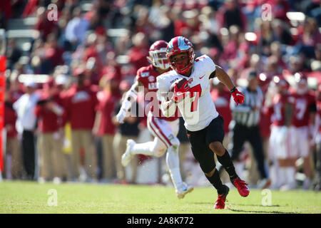 Western Kentucky Receiver Jahcour Pearson Lines Up Against Louisville ...