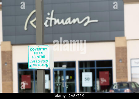 14 October 2019 - Calgary , Alberta, Canada - Reitmans store front in a stripmall Stock Photo