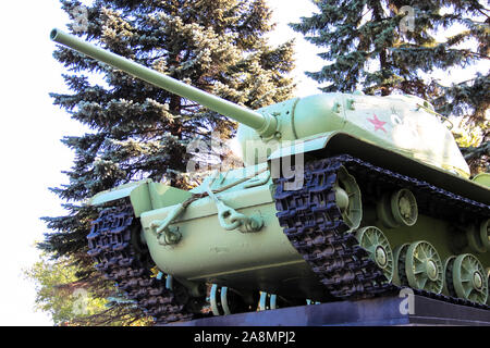 Soviet heavy tank during World War II KV-85 (object 239) 1943, on the on a pedestal on the site of the front line of defense of the city of Leningrad Stock Photo