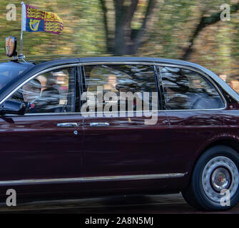 London, UK. 10th Nov, 2019. Her Majesty The Queen ,returning to Buckingham Palace after the service inn Whitehall fro Remembrance Sunday. Credit: Paul Quezada-Neiman/Alamy Live News Stock Photo