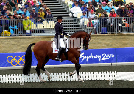 Olympic Games, Sydney 2000 Ellen Bontje (NED) riding Silvano N Stock Photo