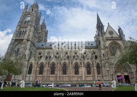 The impressive Basilica of the National Vow (Basílica del Voto Nacional), Quito, Ecuador Stock Photo