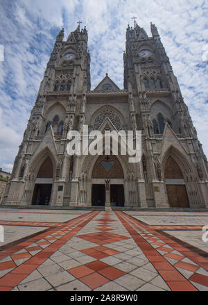 The impressive Basilica of the National Vow (Basílica del Voto Nacional), Quito, Ecuador Stock Photo