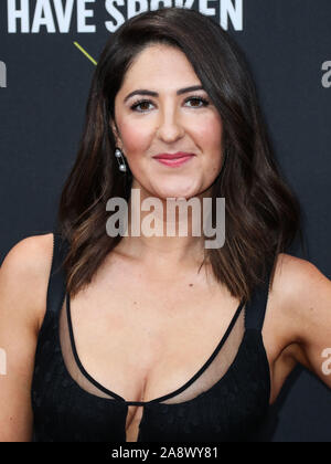 Actress D'Arcy Carden wearing Maria Lucia Hohan arrives at the 2019 E! People's Choice Awards held at Barker Hangar on November 10, 2019 in Santa Monica, Los Angeles, California, USA. (Photo by Xavier Collin/Image Press Agency) Stock Photo