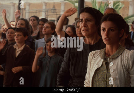 Captain Corelli's Mandolin, Irene Papas, Penelope Cruz, 2001 Stock 