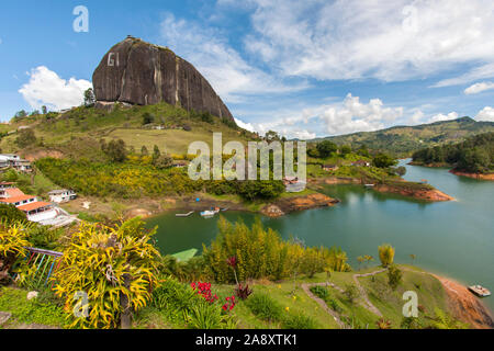 Piedra del Peñol / La Piedra (the rock of Guatapé/Peñol), between the towns of Guatape and El Peñol in the Antioquia region of Colombia. Stock Photo