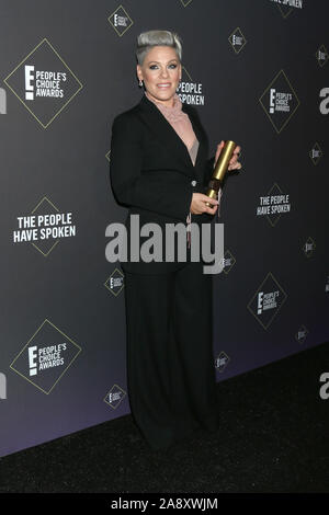 November 10, 2019, Santa Monica, CA, USA: LOS ANGELES - NOV 10:  Pink at the 2019 People's Choice Awards at Barker Hanger on November 10, 2019 in Santa Monica, CA (Credit Image: © Kay Blake/ZUMA Wire) Stock Photo