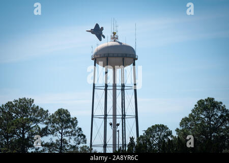 U.S. Air Force Lt. Col. Paul Lopez, F-22 Demo Team commander, performs a dedication pass during the Thunder over South Georgia Air Show at Moody Air Force Base, Ga., Nov. 2, 2019. Founded in 2007, the F-22 Raptor Demonstration Team showcases the unique capabilities of the world's premier 5th-generation fighter aircraft. (U.S. Air Force photo by 2nd Lt. Sam Eckholm) Stock Photo