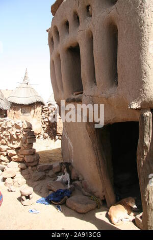 Dogon country : village of Pelou (plateau) Stock Photo