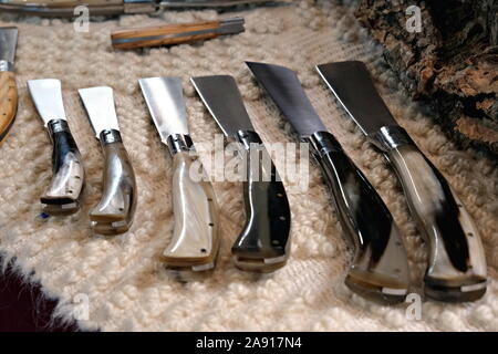 Italy, the Mediterranean island of Sardinia (Sardegna), Barbagia, Mamoiada,  Sardinian shepherd's knife, Coltelli Sardi, knife maker Paolo Pinna holding  a finished knife in his hands Stock Photo - Alamy