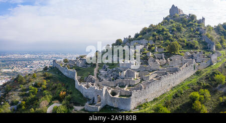 France, Ardeche, Vivarais, Saint Peray, Chateau de Crussol, medieval fortress of the early 12th century, ramparts, entrance door and houses ruins of L Stock Photo