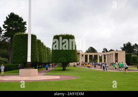 Memorial and reflecting pool, American Cemetery, Colleville-Sur-Mer Stock Photo