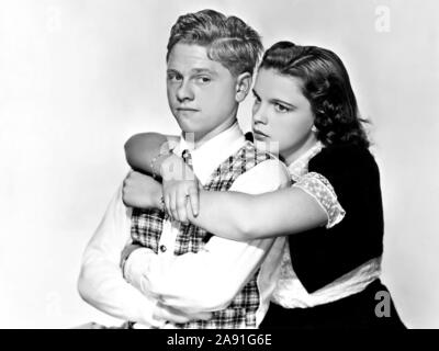 MICKEY ROONEY and JUDY GARLAND in LOVE FINDS ANDY HARDY (1938), directed by GEORGE B. SEITZ. Credit: M.G.M. / Album Stock Photo