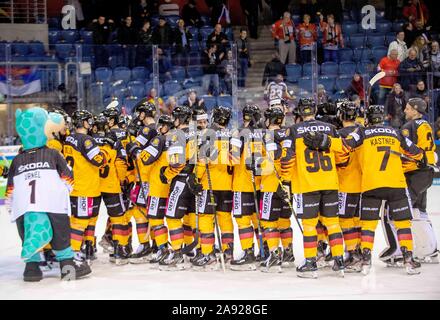 final jubilation Team GER, team, mascot Urmel Germany (GER) - Russia (RUS) 4: 3, at 07.11.2019 Hockey, Germany Cup from 7.-10.11.2019 in Krefeld / Germany. | Usage worldwide Stock Photo