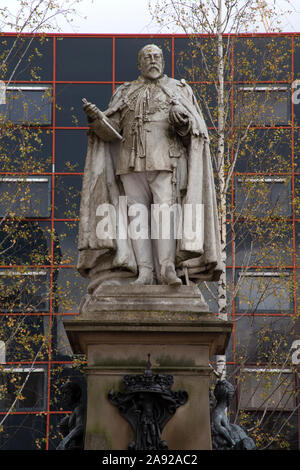 King Edward VII Memorial statue, Centenary Square, Birmingham, England, UK Stock Photo