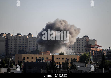Beit Hanoun, Gaza Strip, Palestinian Territory. 12th Nov, 2019. Smoke rises after an Israeli airstrike in Gaza City, on November 12, 2019 Credit: Ramez Habboub/APA Images/ZUMA Wire/Alamy Live News Stock Photo
