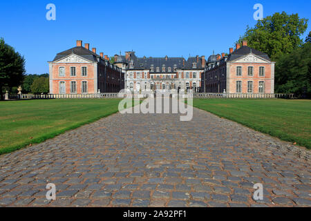 The main entrance of the 14th-century Chateau de Beloeil, residence of the Prince de Ligne, on a beautiful summerday in Beloeil (Hainaut), Belgium Stock Photo