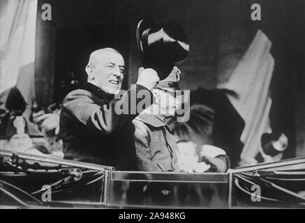 U.S. President Woodrow Wilson (1856-1924) with King Victor Emmanuel III (1869-1947) of Italy, enroute to Quirinal, Rome, Italy, Bain News Service, January 4, 1919 Stock Photo