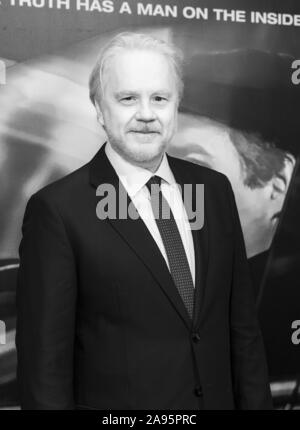 Tim Robbins wearing suit by Giorgio Armani attends premiere of Dark Waters at Walter Reade Theater at Lincoln Center (Photo by Lev Radin/Pacific Press) Stock Photo