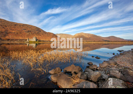 Peaceful reflections of Kilchurn castle, loch Awe, Argyll Stock Photo
