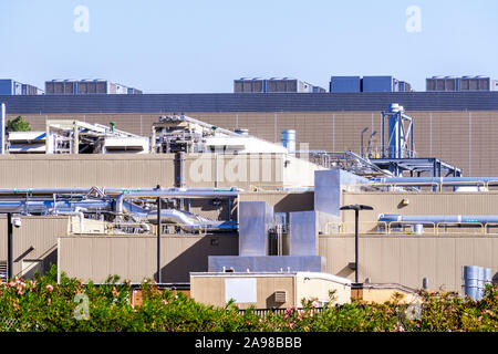 Exterior view of data center building located in Silicon Valley, South San Francisco Bay Area, California Stock Photo