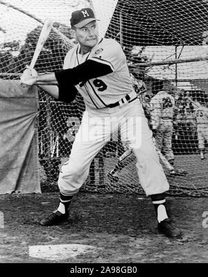 Hall of Fame baseball player Hank Aaron with the Milwaukee Braves in the  1950s and 1960s Stock Photo - Alamy