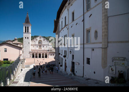 Romanesque Cattedrale di Santa Maria Assunta (Cathedral of Assumption of the Blessed Virgin Mary) in historic centre of Spoleto, Umbria, Italy. August Stock Photo