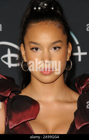 Sofia Wylie at the 'The Mandalorian' TV show premiere, Arrivals, El