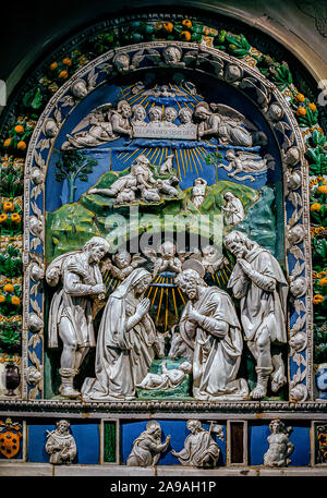 Italy Tuscany Bibbiena -  Church of San Lorenzo -  Birth of the Savior: Glazed terracotta by Andrea della Robbia Stock Photo