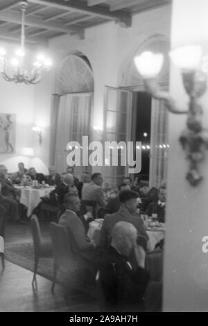 A meeting in the Harnack-Haus in Berlin-Dahlem, Germany 1930s. Stock Photo