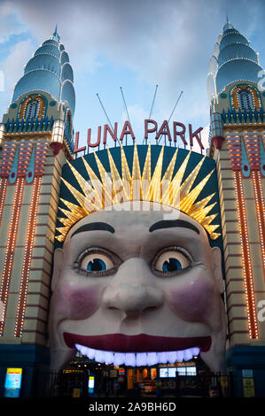 22.09.2019, Sydney, New South Wales, Australia - View of the grimaced entrance to the amusement park Luna Park at Milsons Point. 0SL190922D006CAROEX.J Stock Photo