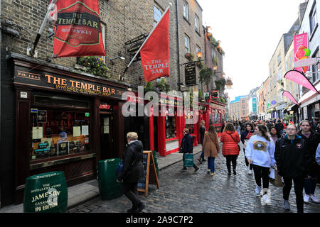 View of Bars and Restaurants in the Temple Bar area of Dublin City, Republic of Ireland Stock Photo