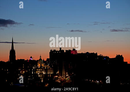 Edinburgh, Scotland, United Kingdom. 14th November 2019. Stunning colourful winter sunset viewed from Calton Hill and looking over the city centre, temperature of 5 degrees. Stock Photo