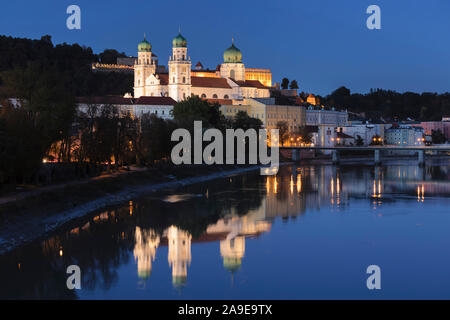 View about the Inn to the cathedral Saint Stephan, Passau, Lower Bavaria, Bavarians, Germany Stock Photo