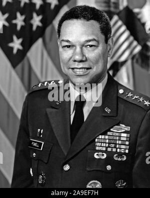 Portrait of U.S. Army Gen. Colin L. Powell Chairman of the Joint Chiefs ...