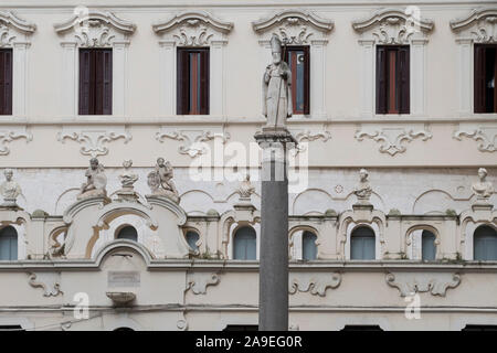 Italy, Mezzogiorno, Apulia / Puglia, Bari, capital of the region Apulia, Bari vecchia, Old Town Stock Photo