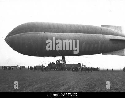 American Dirigibles now becoming part of American fighting forces in France. Shows type of dirigibles being used by aviation department for hunting out U-boats Stock Photo