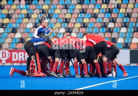 Borussia Monchengladbach, Deutschland. 03rd Nov, 2019. Team AUTE, team circle, Germany (GER) - Austria (AUT) 5: 3, on 11/03/2019 Hockey Olympia qualification of the men from 02.11. - 3.11.2019 in Borussia Monchengladbach/Germany. ¬ | usage worldwide Credit: dpa/Alamy Live News Stock Photo